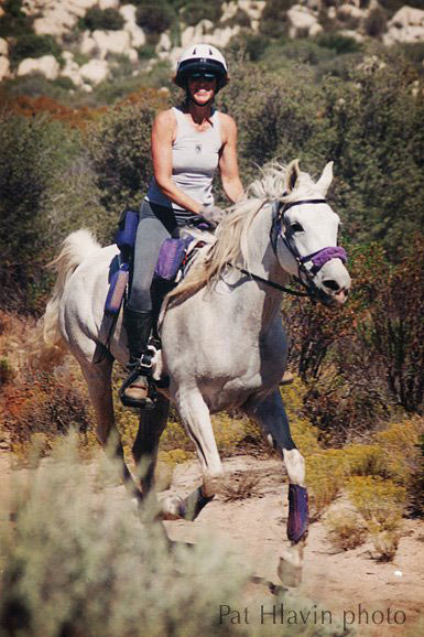 Lynne riding Remember Me